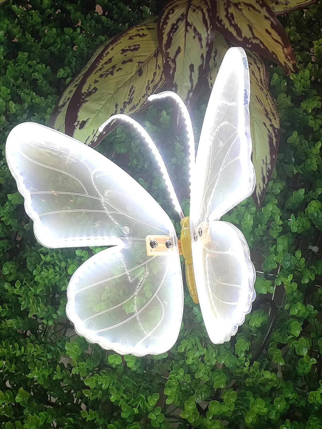 4 Pieces of LED outdoor simulation dynamic butterfly decoration realistic party wedding decorations items