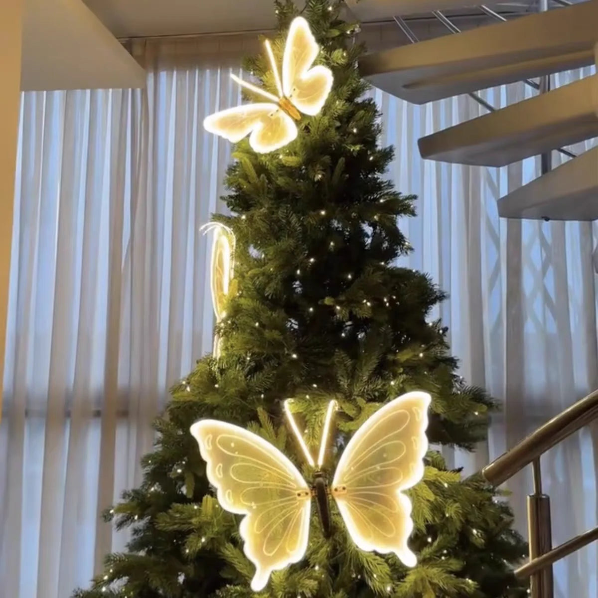 2/4 pieces of LED outdoor simulation dynamic static butterfly lights holiday party decorations home decor